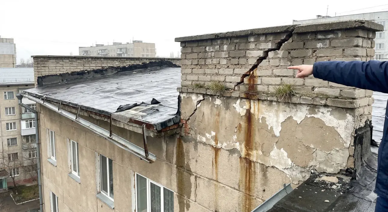 Гидроизоляция цоколя ТЦ "Mega Park" Before